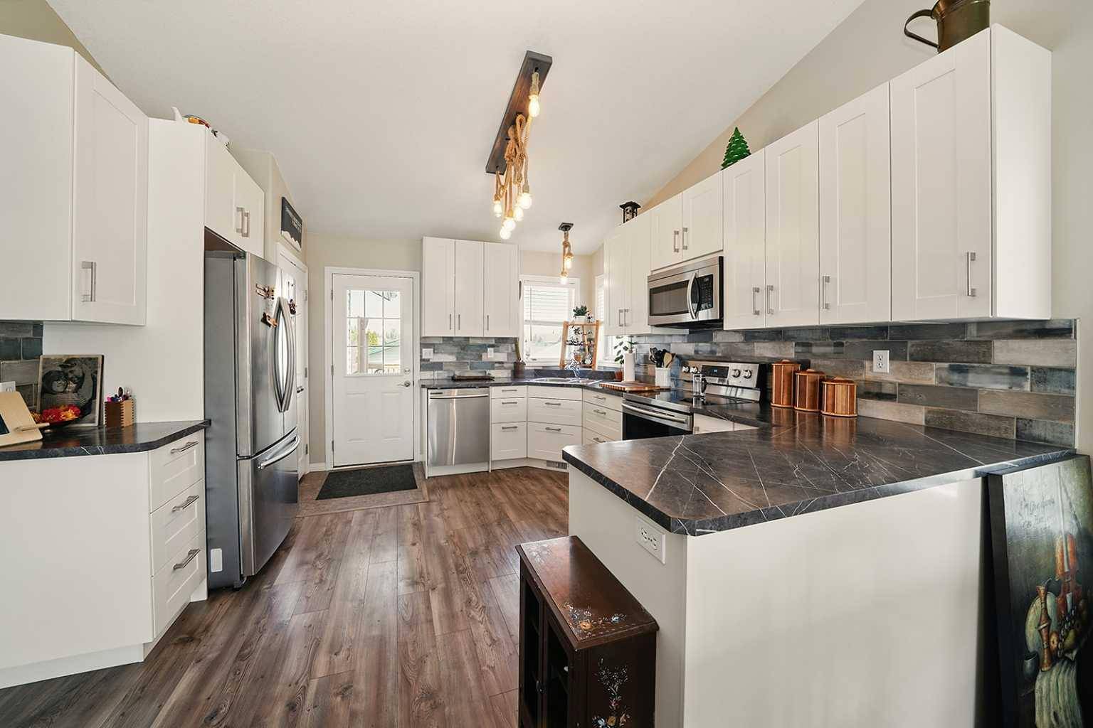 Red Deer, AB T4R 2R3,19 Lockwood AVE