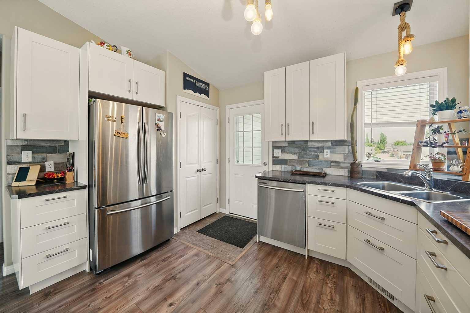 Red Deer, AB T4R 2R3,19 Lockwood AVE