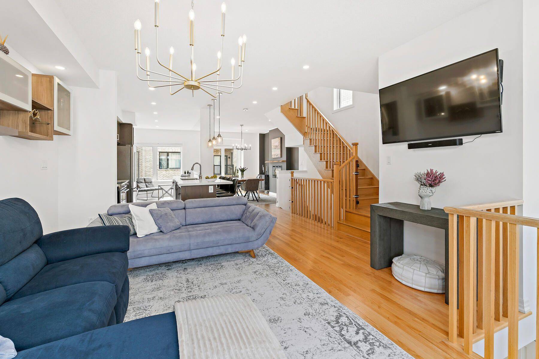 Newmarket, ON L3X 0K5,168 Tango CRES
