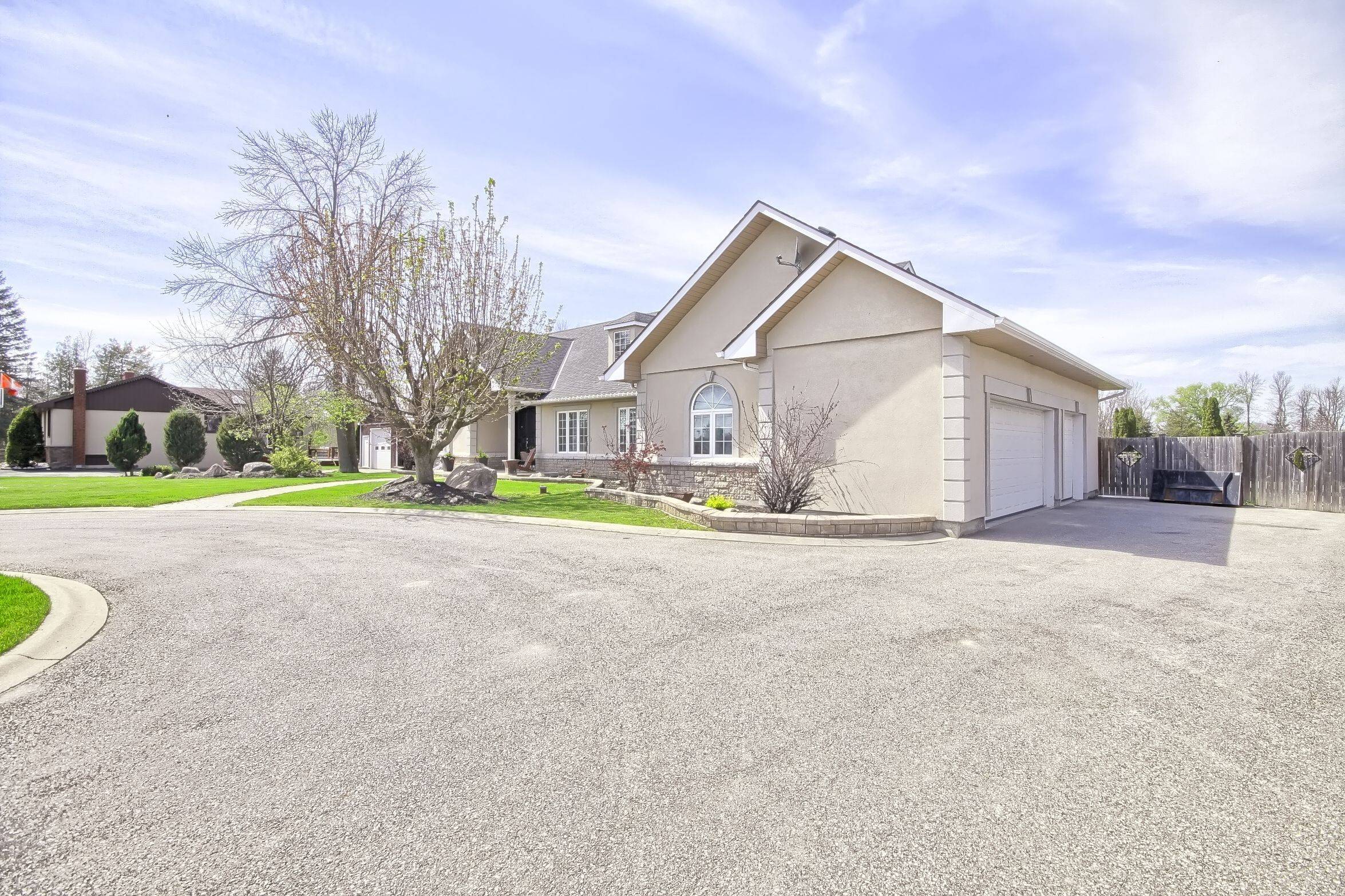 Innisfil, ON L0L 1R0,1288 Shore Acres DR