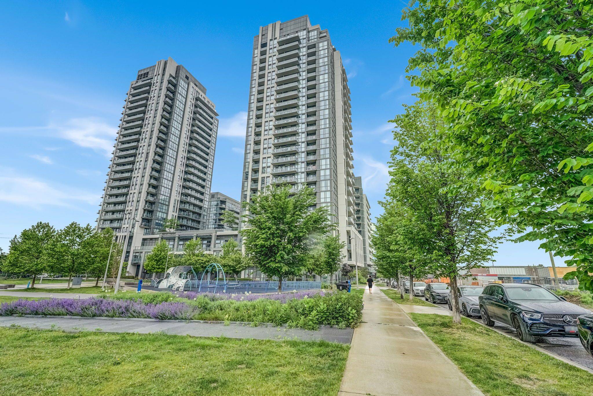 Toronto W08, ON M8Z 0C8,17 Zorra ST #613