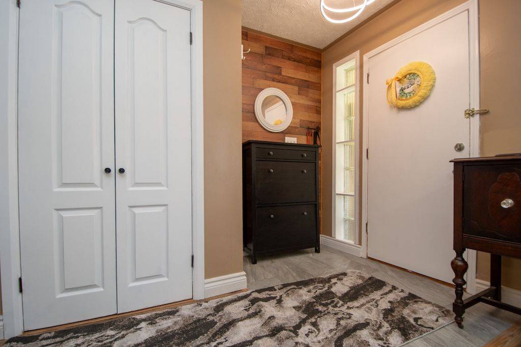 Peterborough North, ON K9H 6M4,1060 Glendale DR