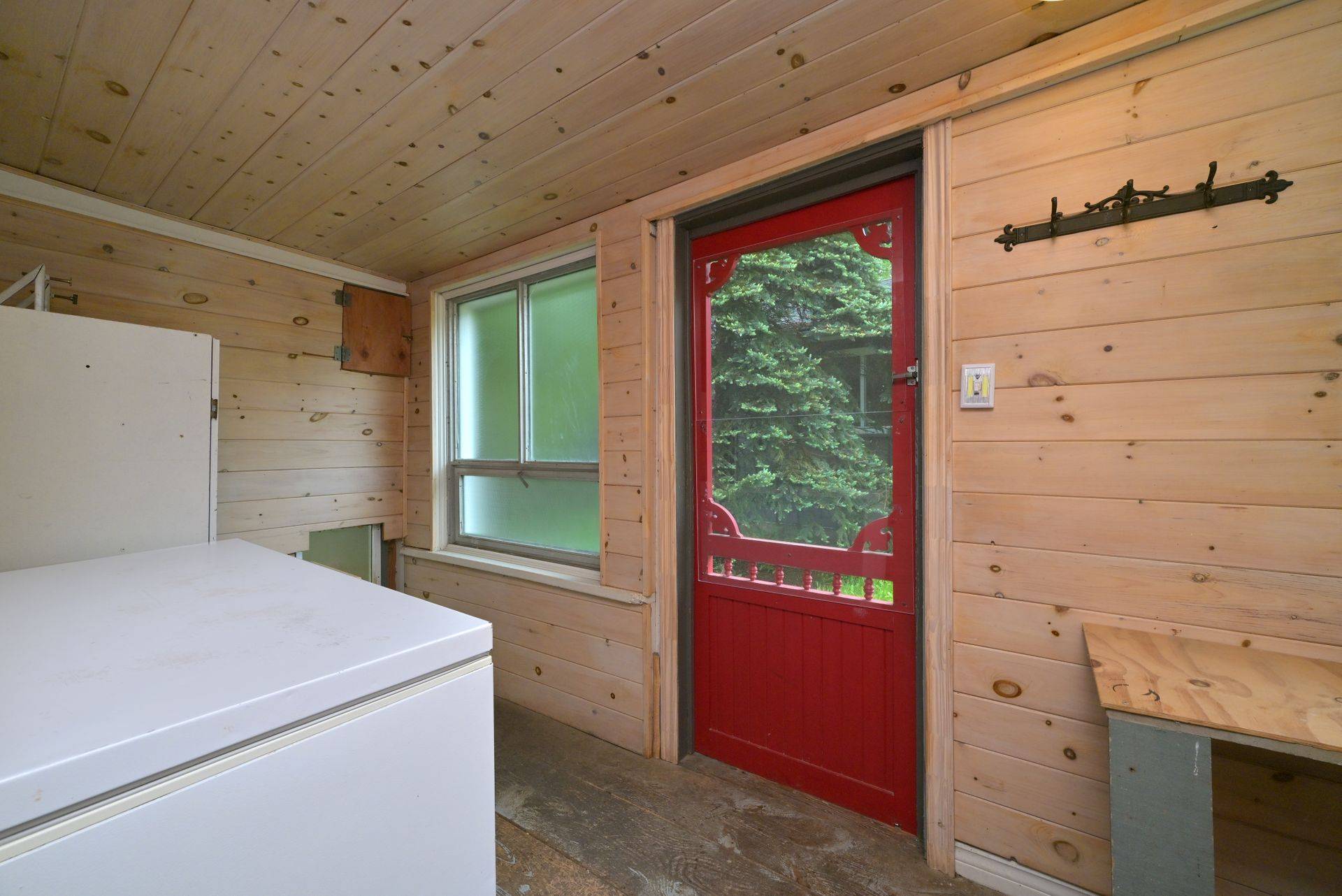 Mulmur, ON L9V 0S9,606095 River RD