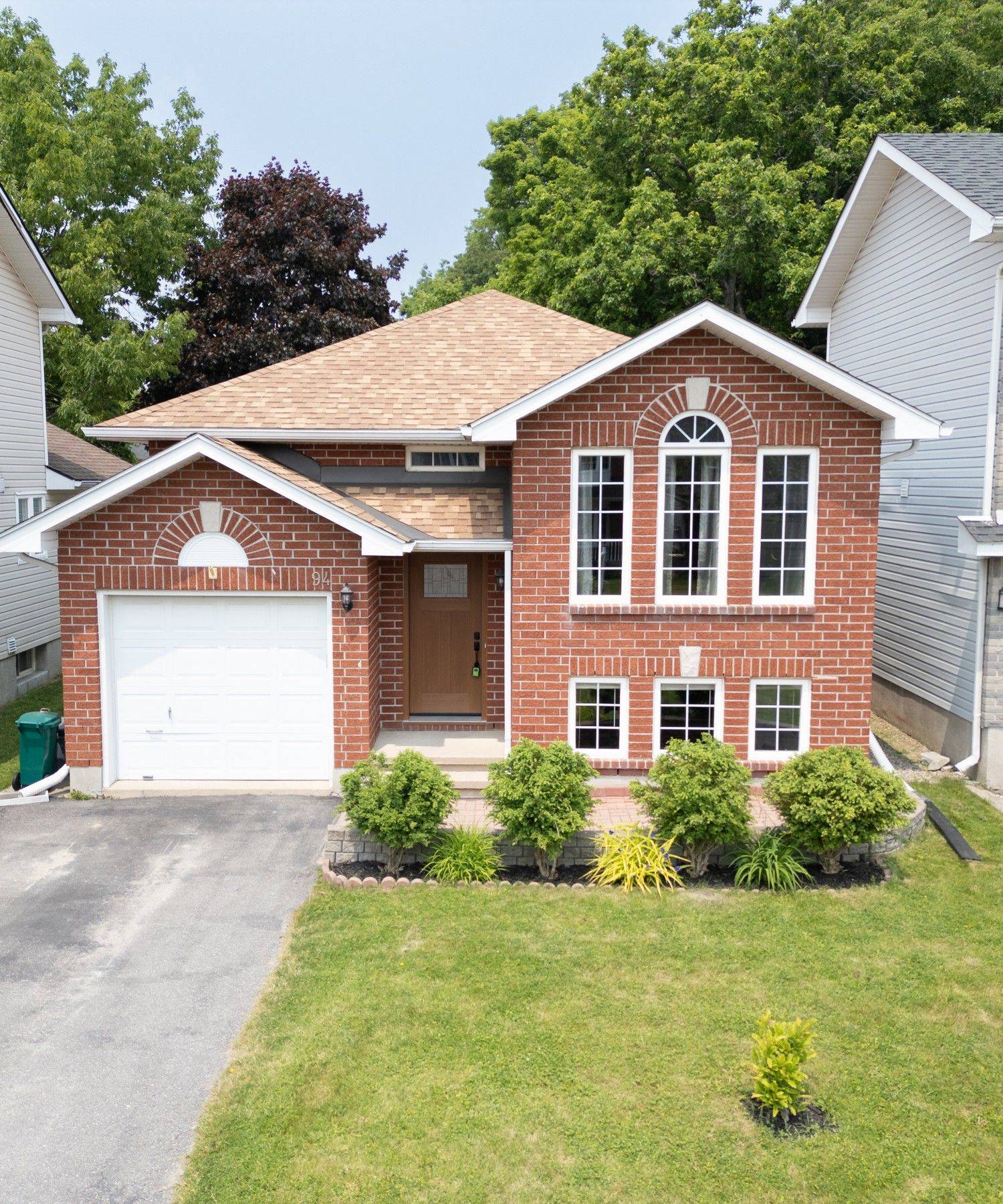94 Dalgleish AVE, Kingston, ON K7K 7E1