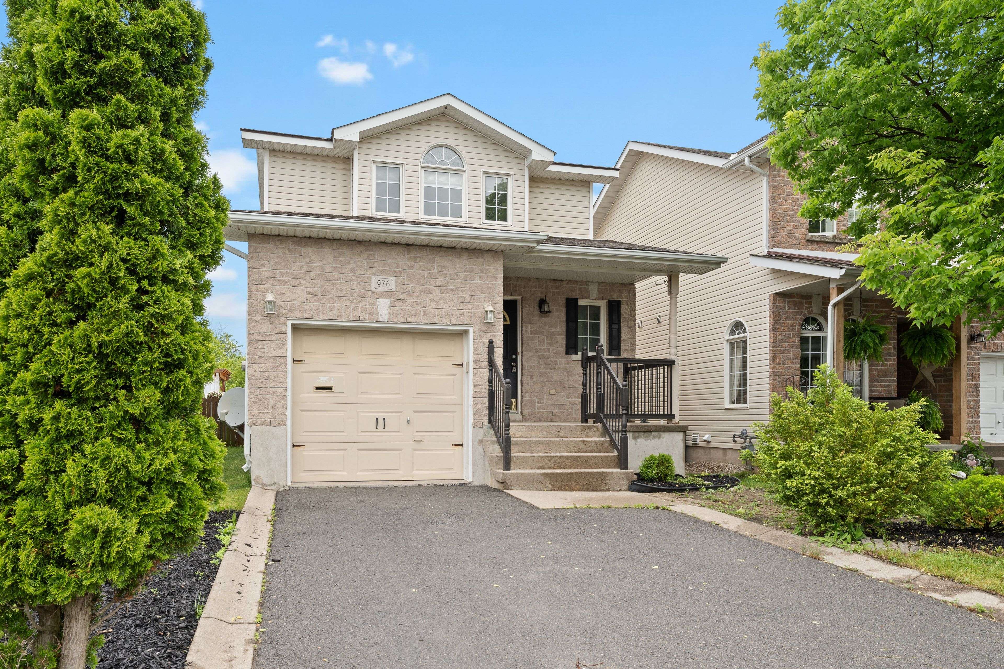 976 Bluffwood AVE, Kingston, ON K7K 7K5