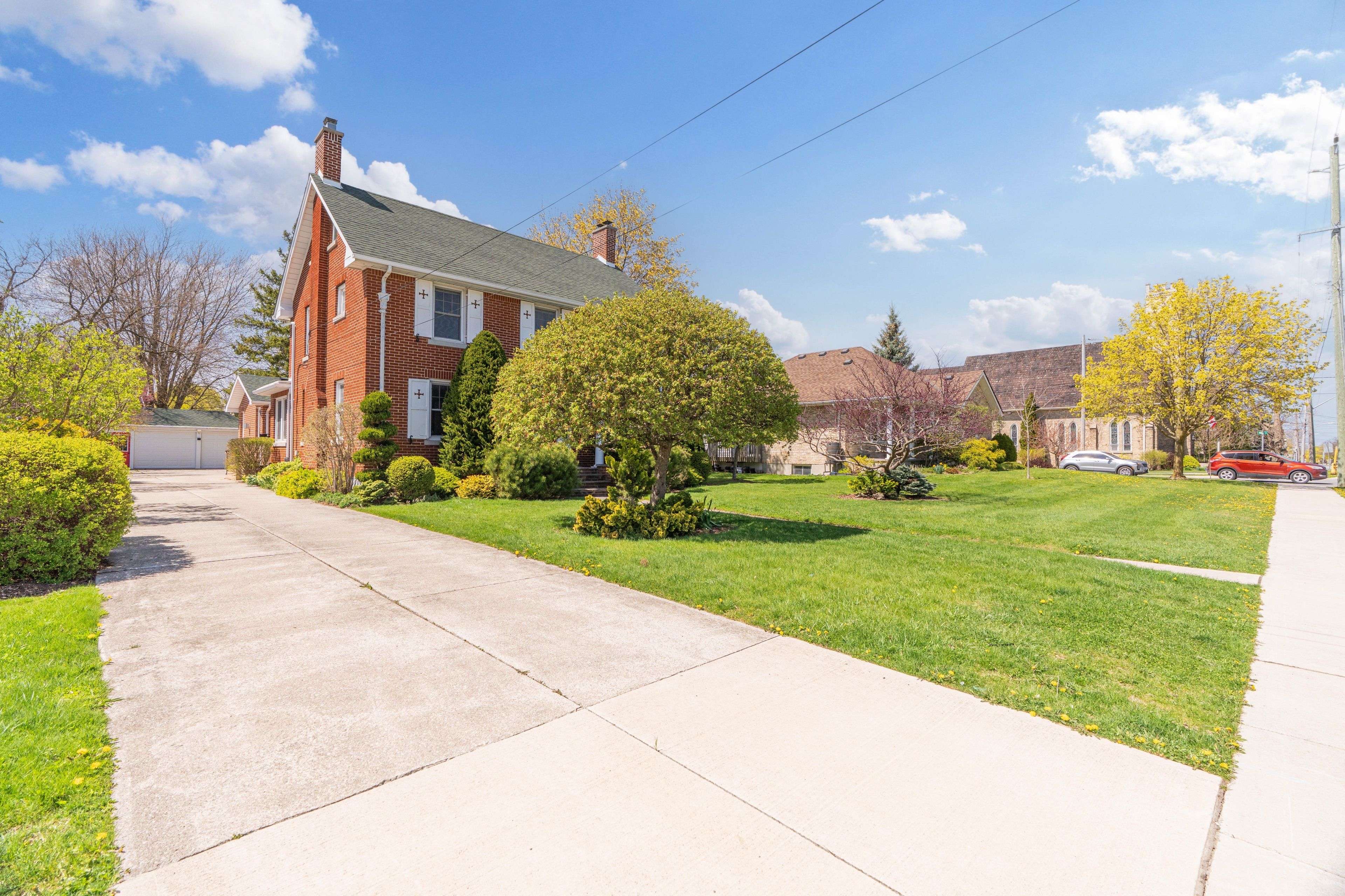 Lambton Shores, ON N0N 1J0,24 Main ST S