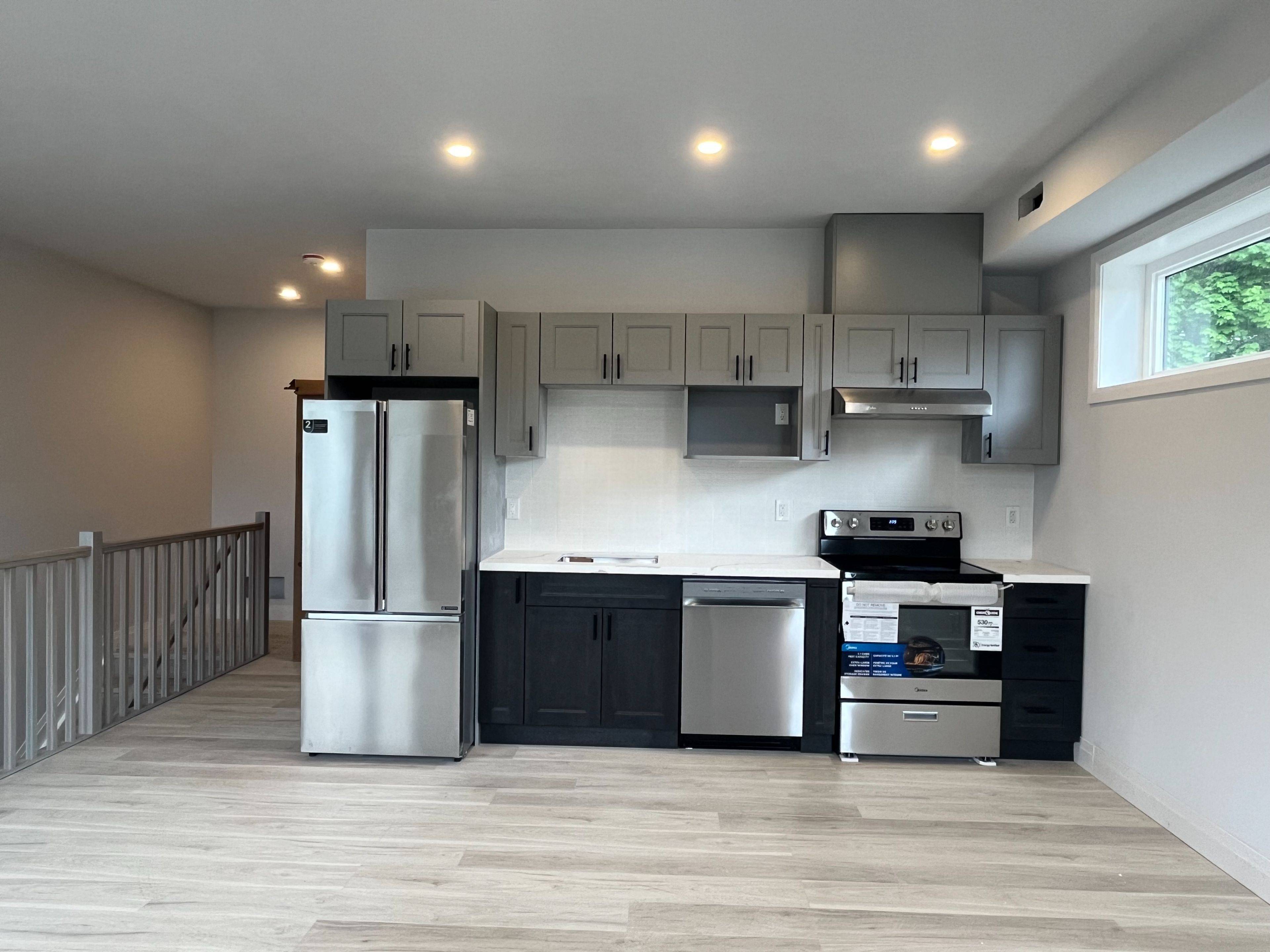 Overbrook - Castleheights And Area, ON K2K 1X6,89 QUEEN MARY ST #A
