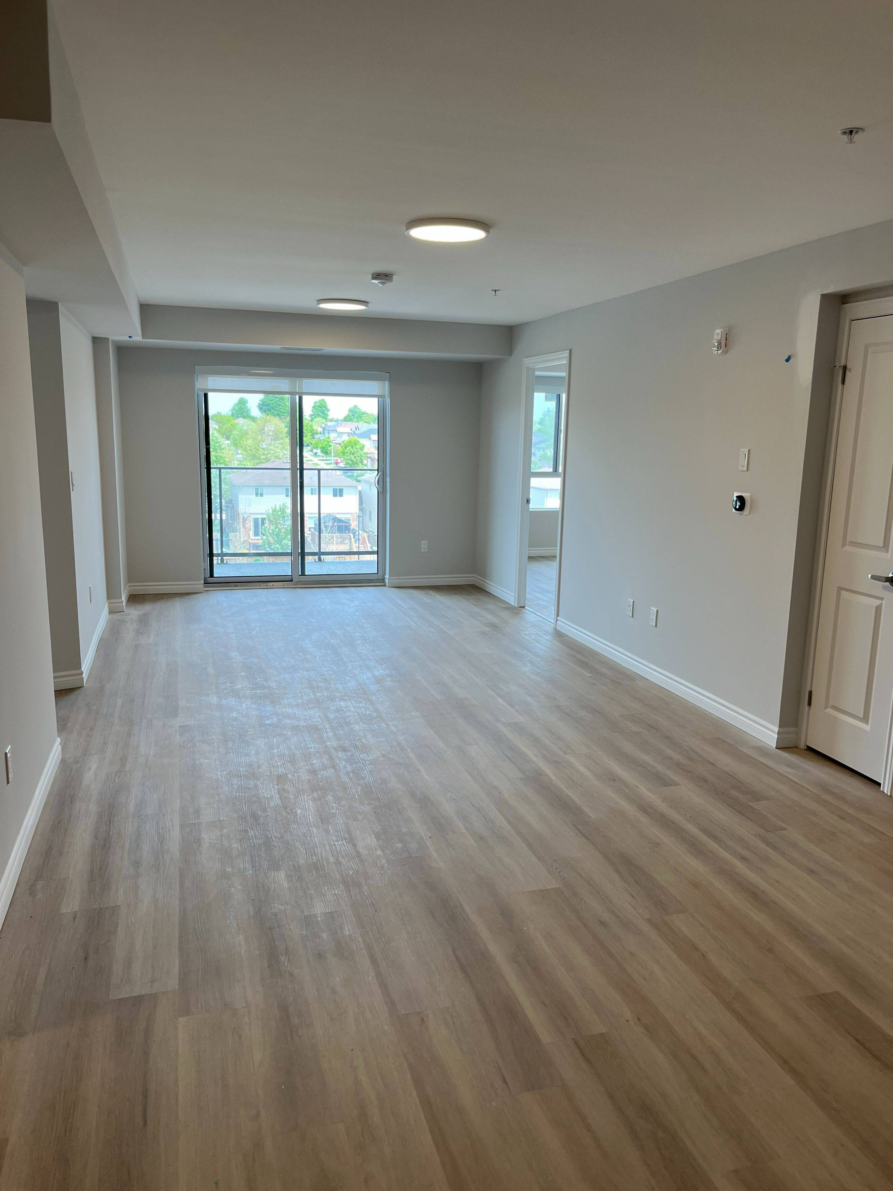 Guelph, ON N1E 7K5,425 Watson Pkwy N #607