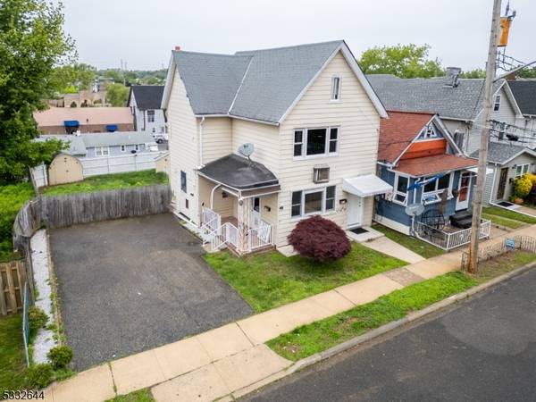 422 Catherine St, South Amboy City, NJ 08879