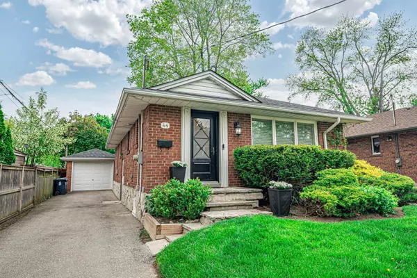 44 Burnelm DR, Toronto W08, ON M6B 4N3