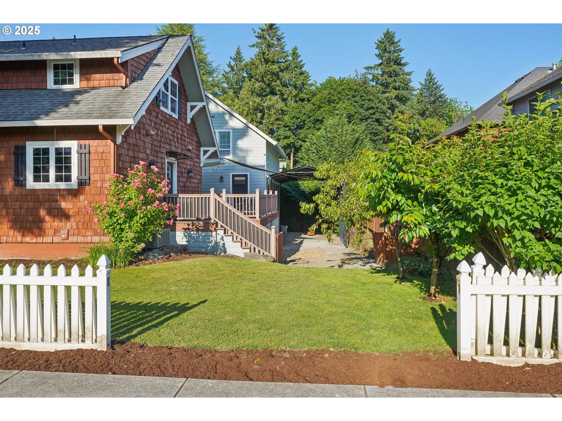 Ridgefield, WA 98642,303 MAPLE ST