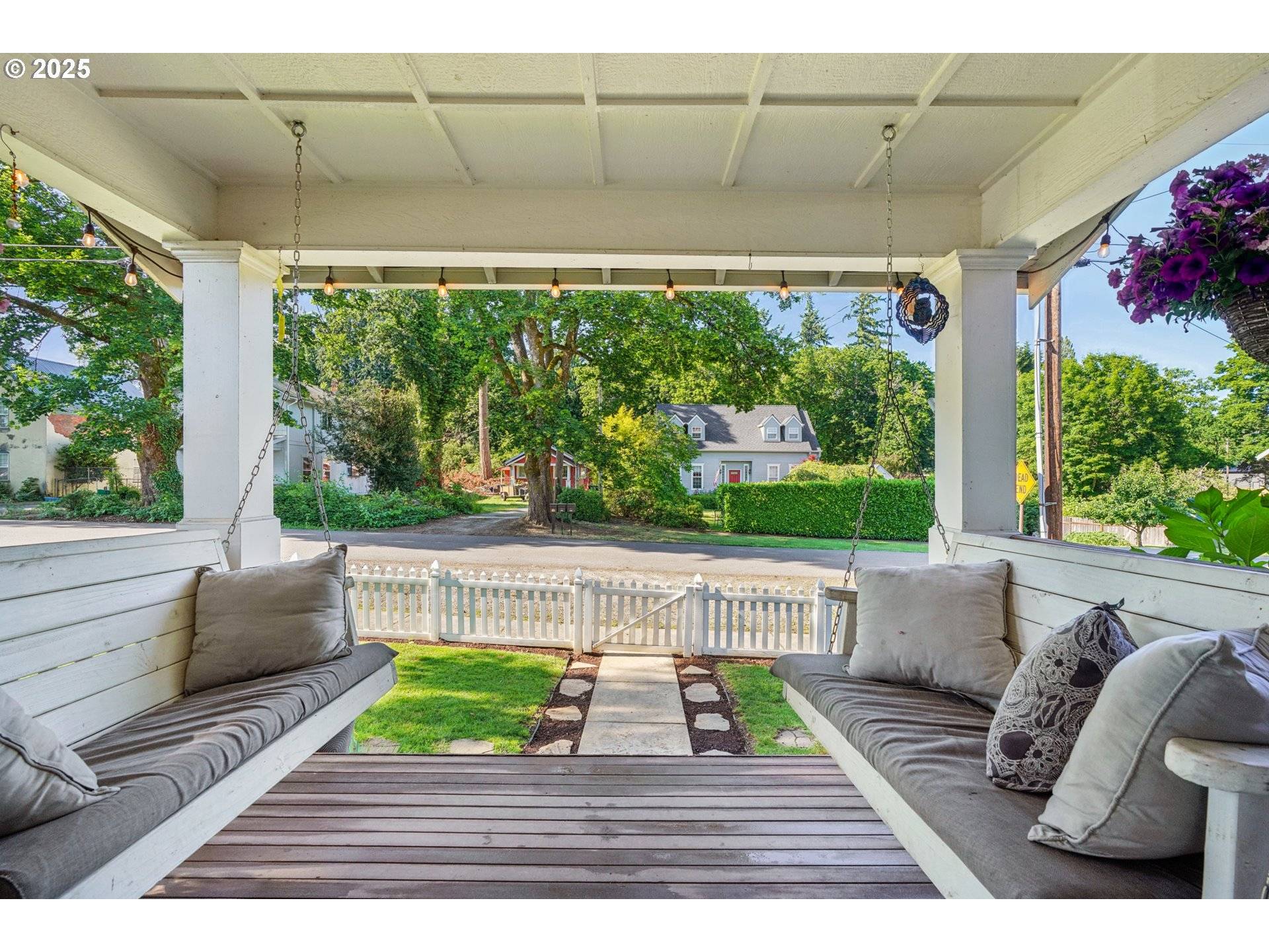 Ridgefield, WA 98642,303 MAPLE ST