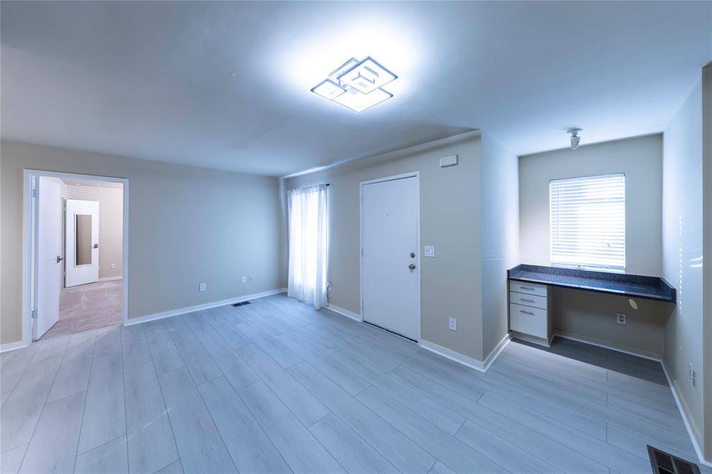 Dallas, TX 75205,4231 Travis Street #31