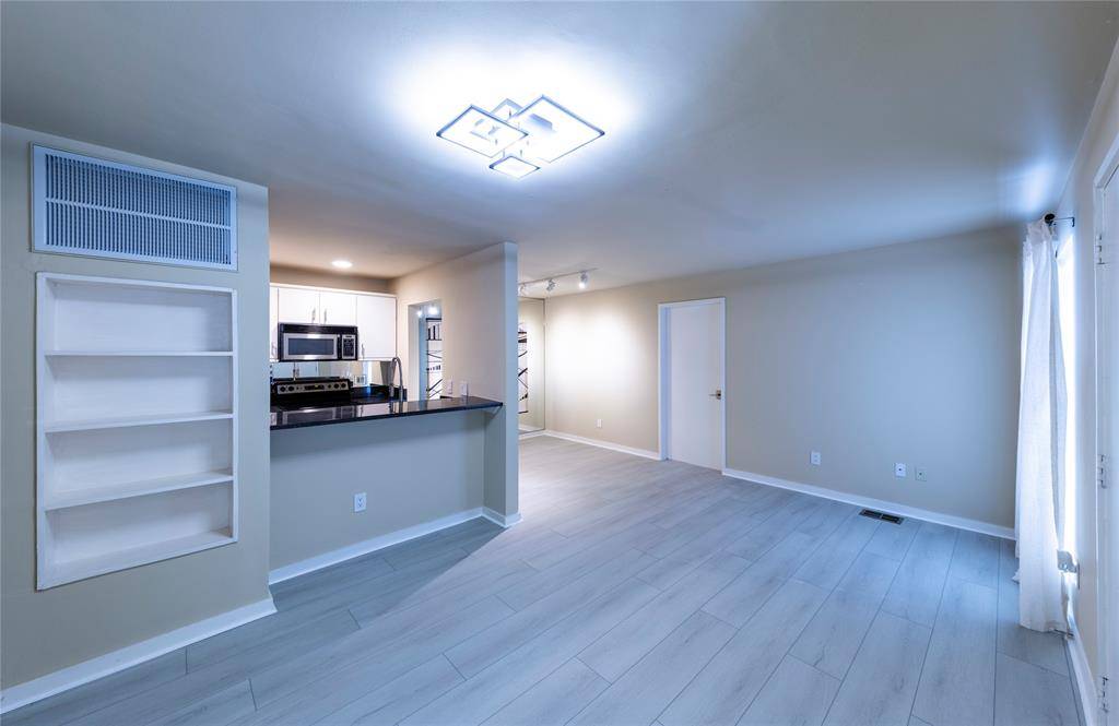 Dallas, TX 75205,4231 Travis Street #31