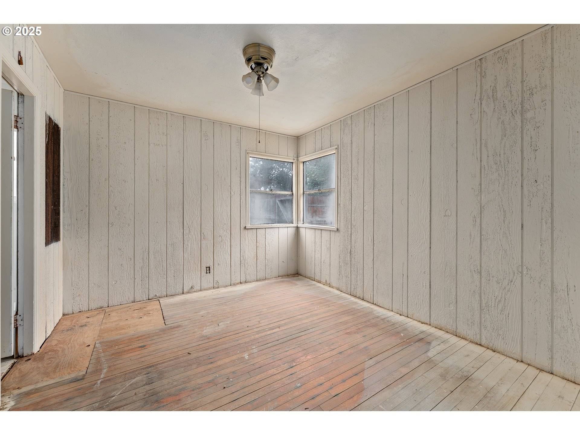 Myrtle Creek, OR 97457,206 NE LAUREL AVE