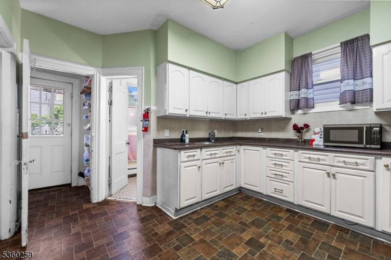 Passaic City, NJ 07055,3 Van Buren St