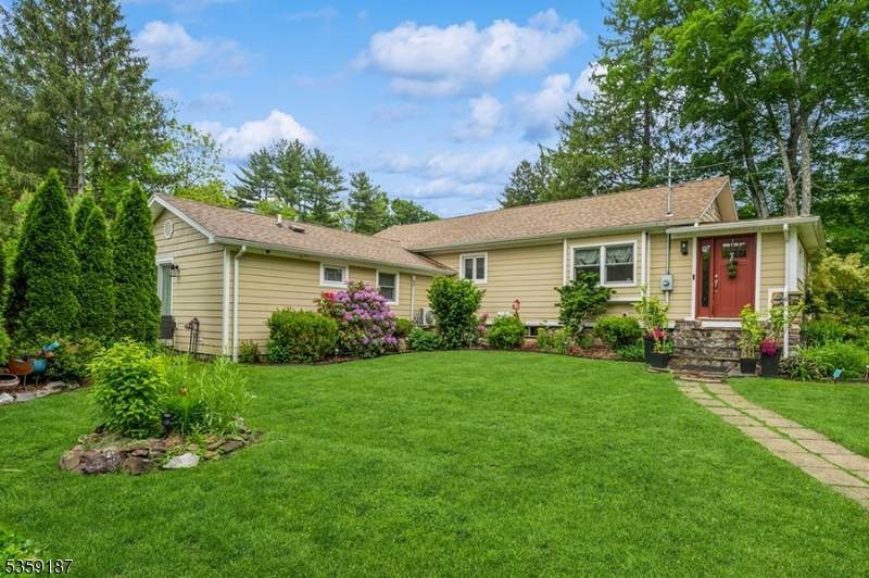 203 La Rue Rd, West Milford Twp., NJ 07435