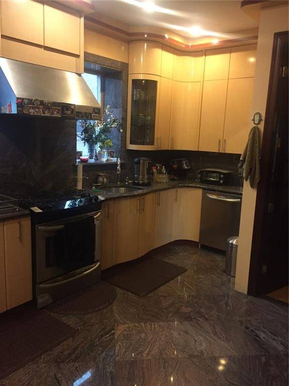 Brooklyn, NY 11219,921 45th ST