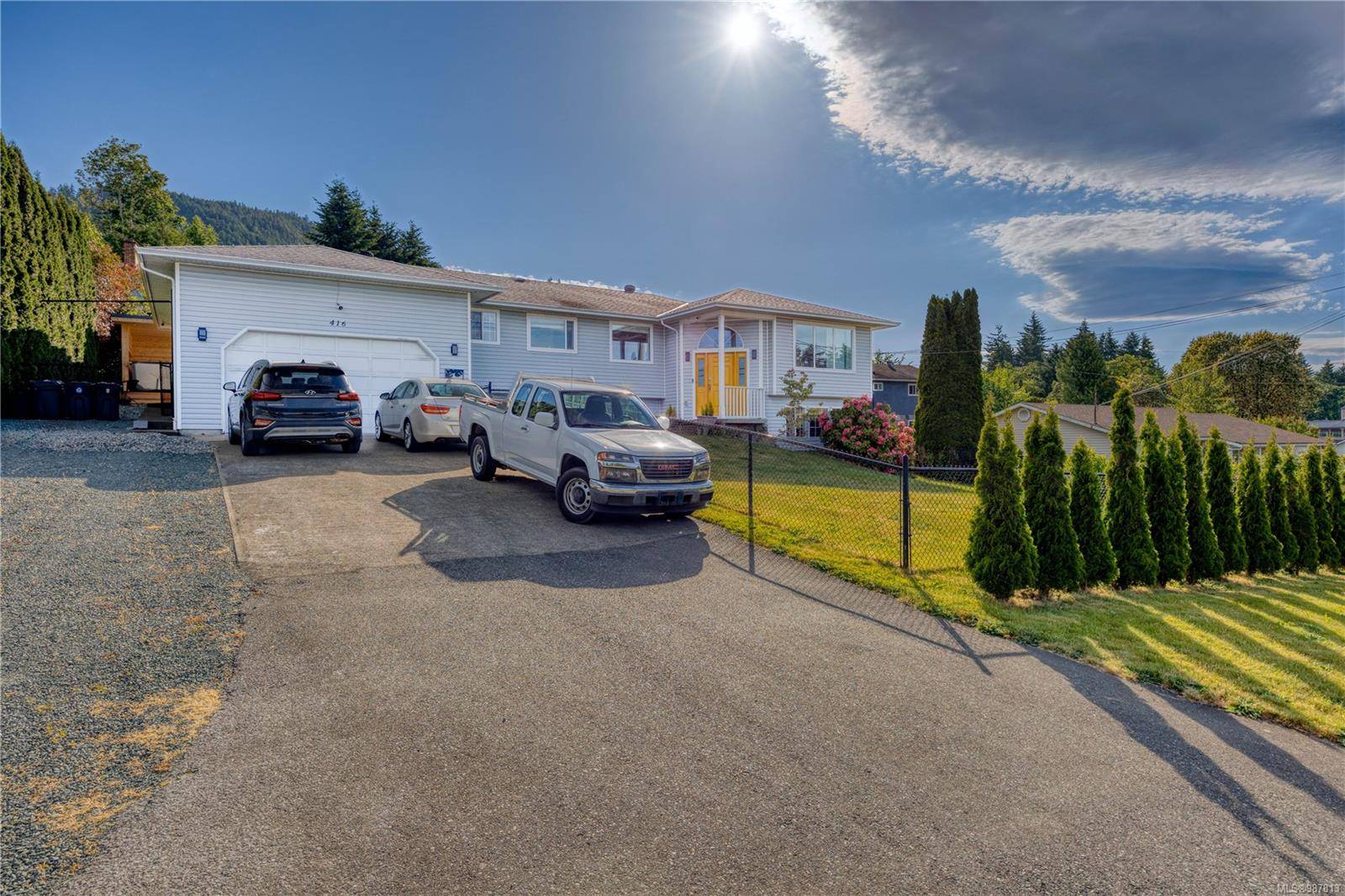 416 Strang Dr, Ladysmith, BC V9G 1V1