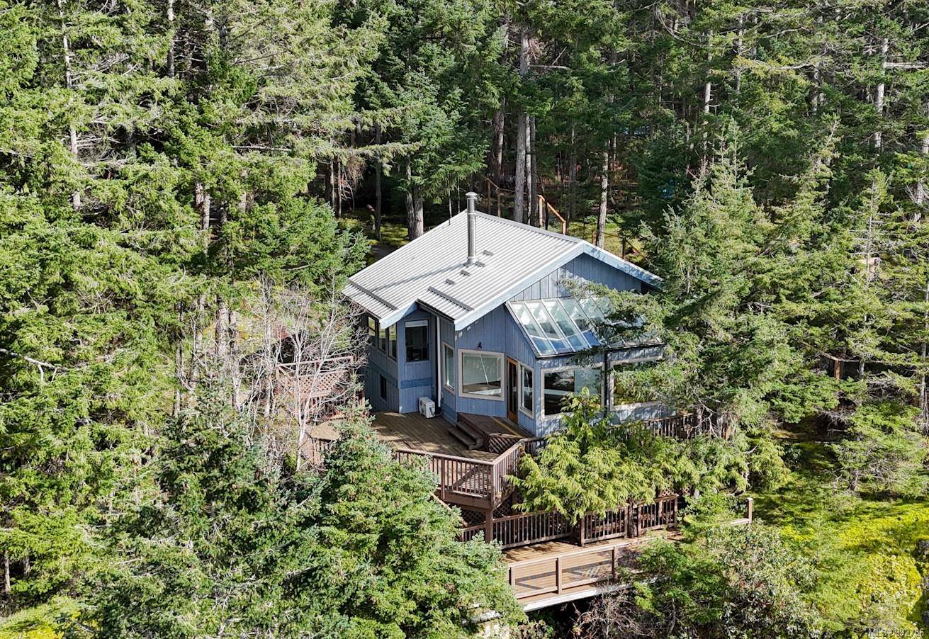 Gabriola Island, BC V0R 1X2,851 Canso Rd