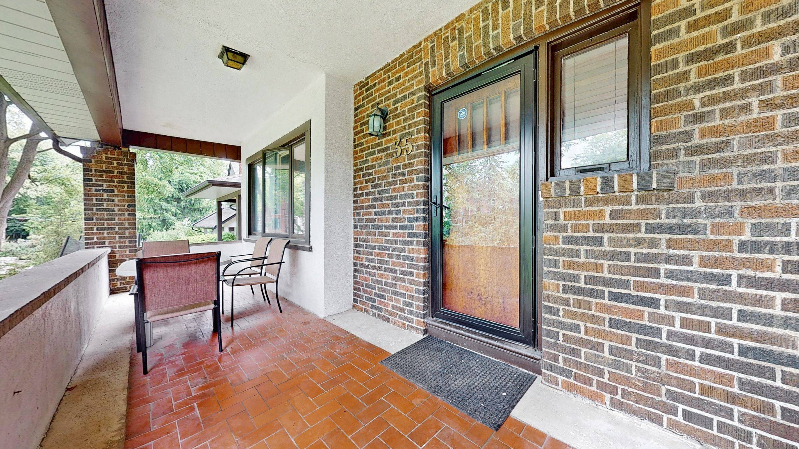 Toronto C02, ON M6H 2J6,35 Regal RD