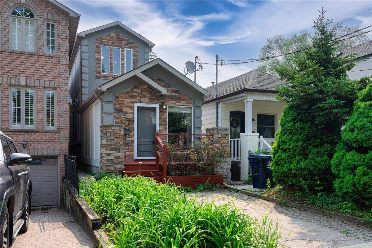 169 King Edward AVE, Toronto E03, ON M4C 5J7