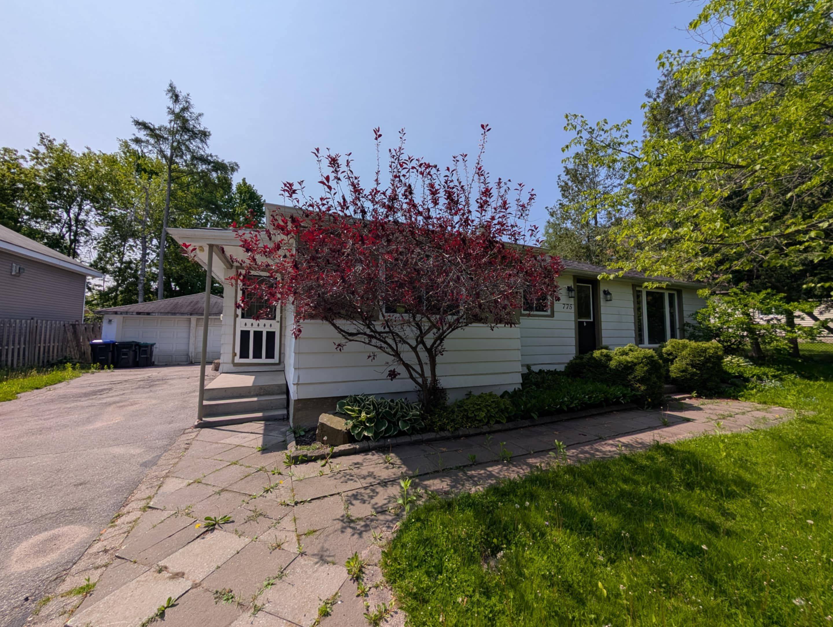 Innisfil, ON L9S 2G6,775 James ST