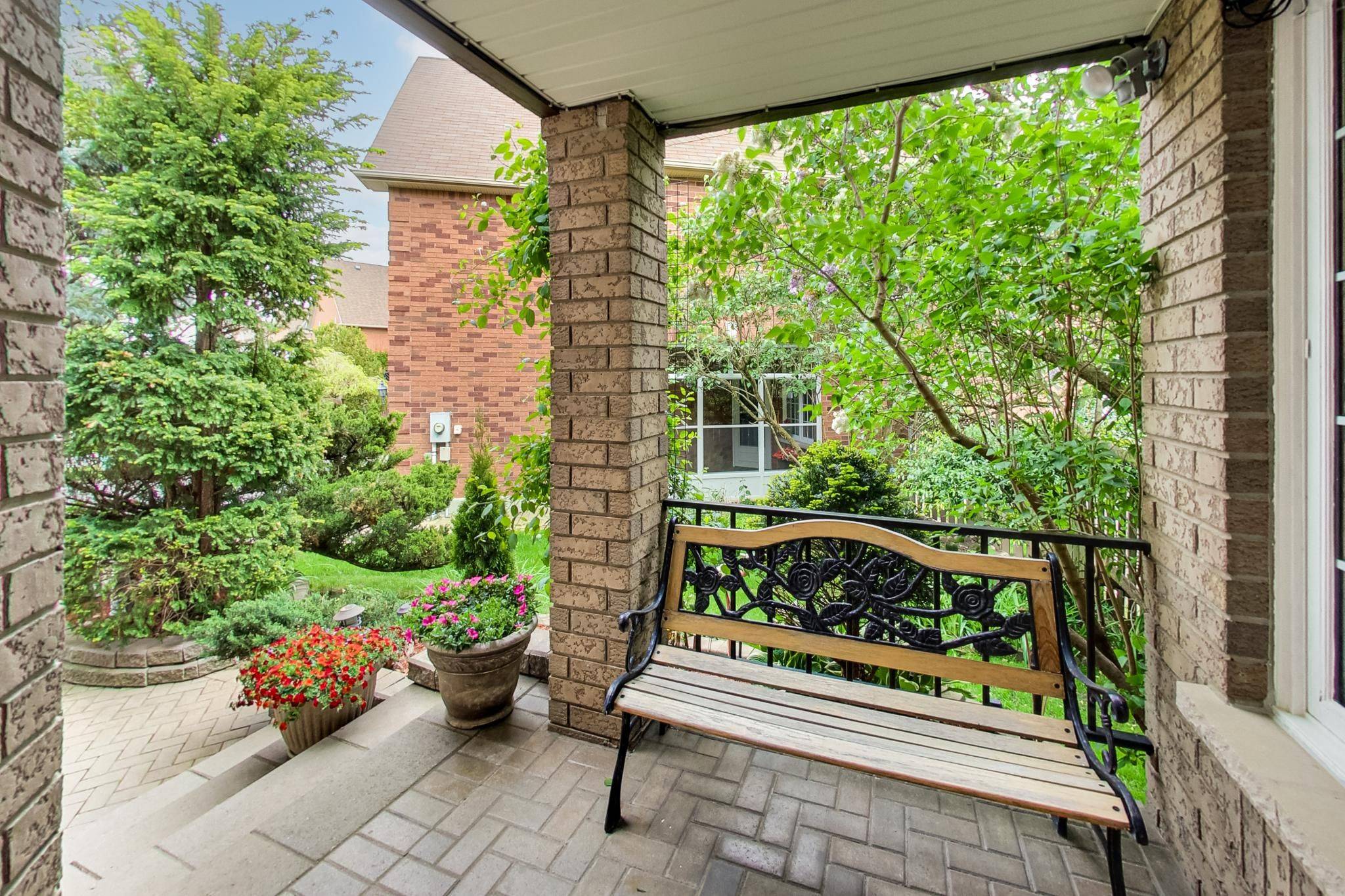 Newmarket, ON L3X 1Z6,28 Foxtail RDG