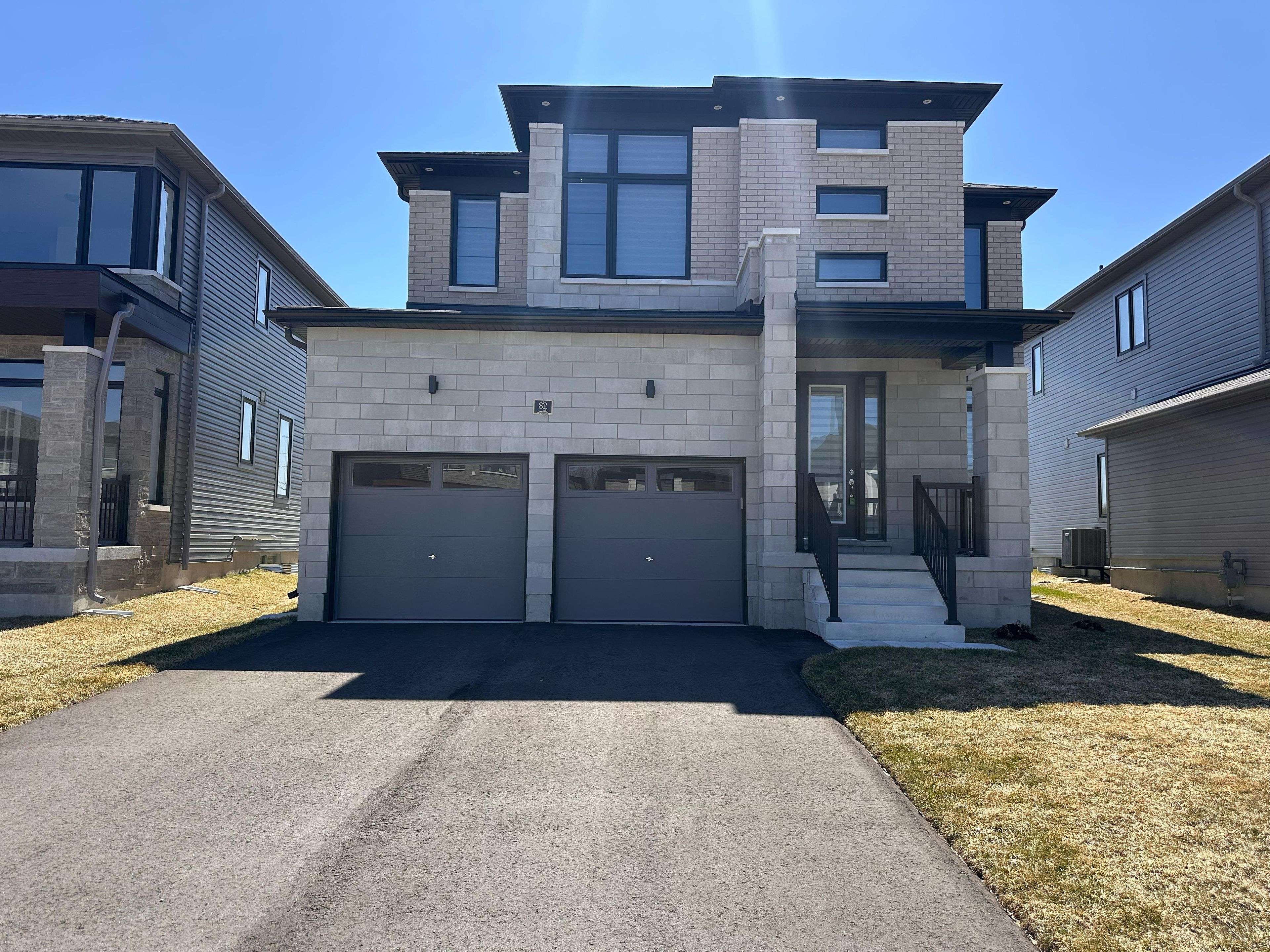 82 Sun Valley AVE, Wasaga Beach, ON L9Z 0N8