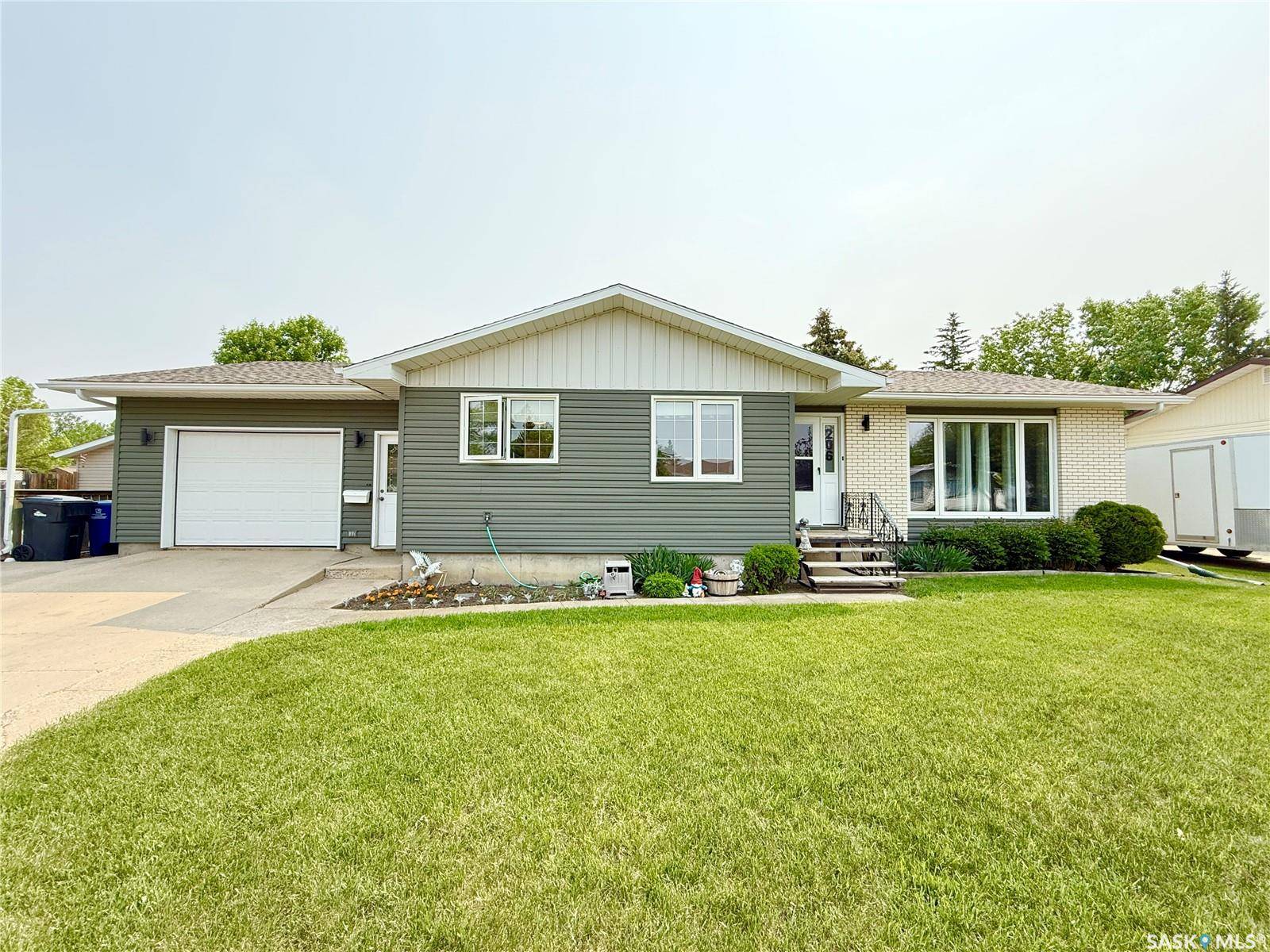 206 Onstad CRESCENT, Weyburn, SK S4H 2T2