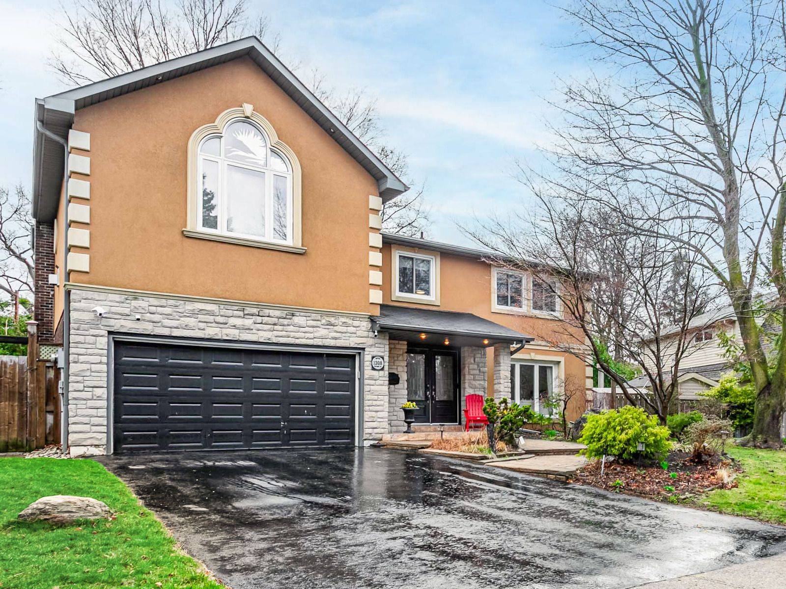 1308 Cermel DR, Mississauga, ON L5H 3V4