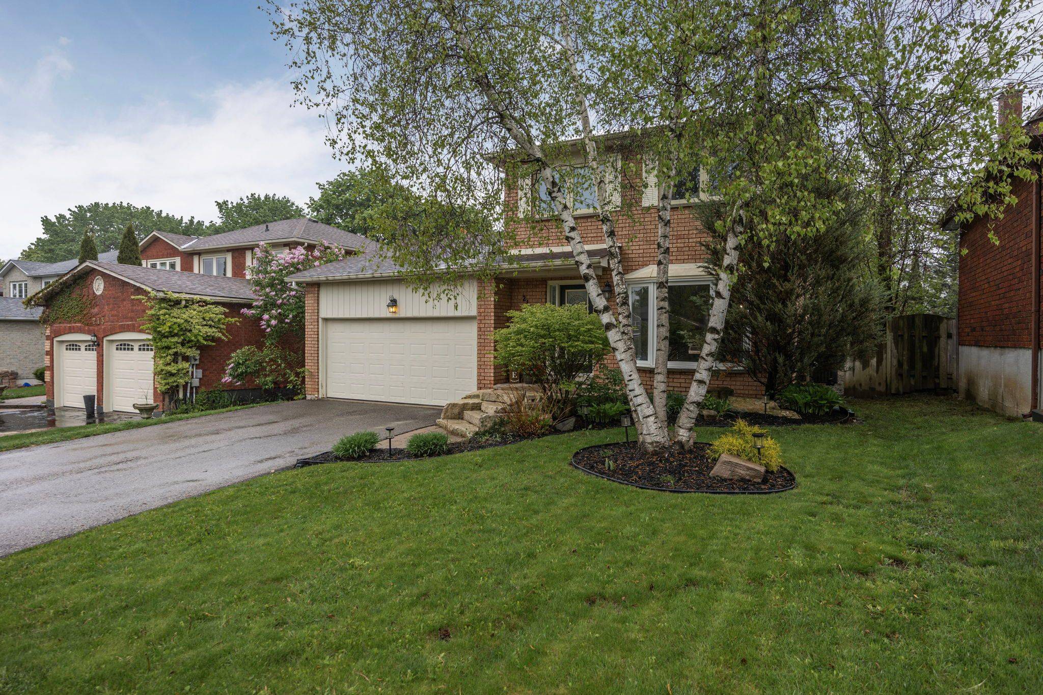 Orangeville, ON L9W 4N2,215 Beechfield CRES