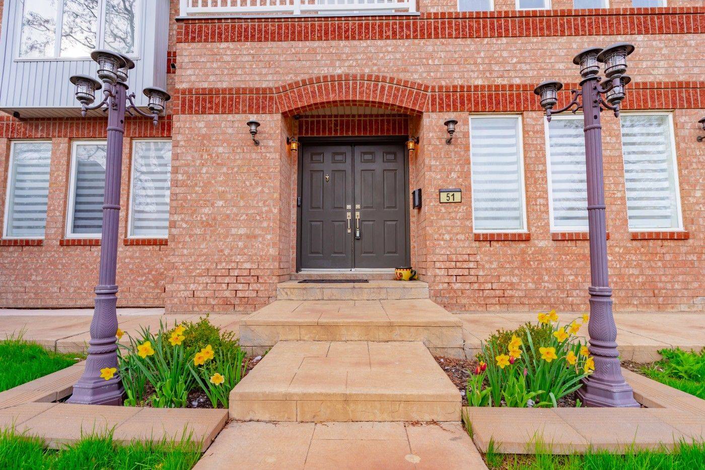Brampton, ON L6X 4N2,51 Pebblestone CIR
