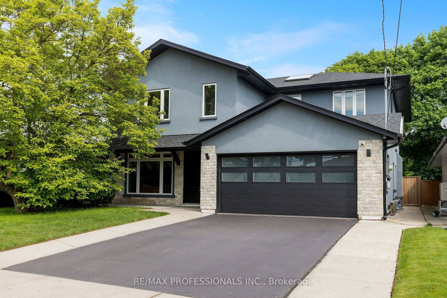 60 Keane AVE, Toronto W08, ON M9B 2C2