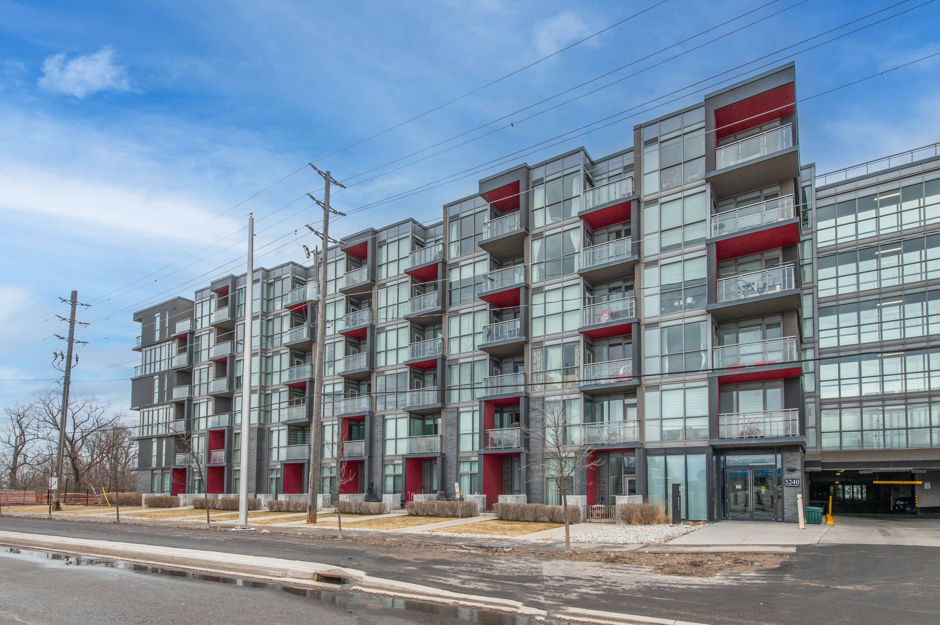 Burlington, ON L7L 0J6,5240 Dundas ST #607
