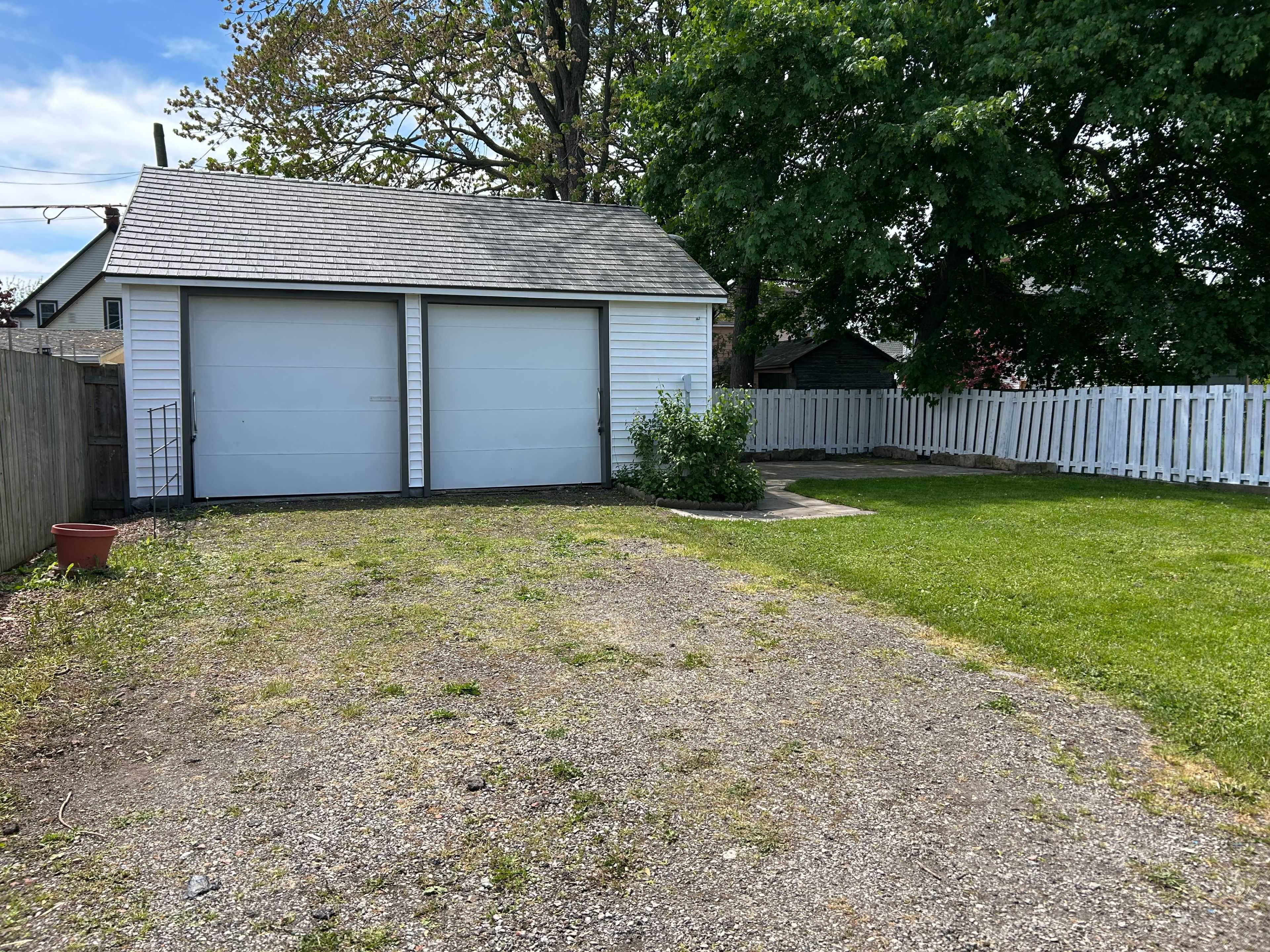 Fort Erie, ON L2A 2V4,243 Phipps ST