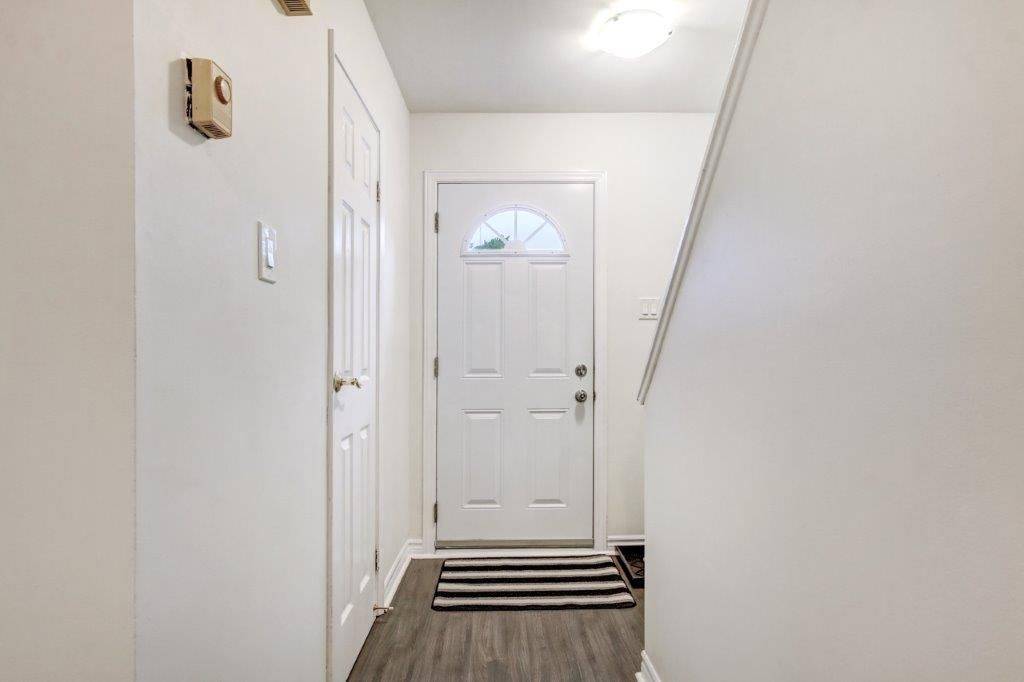 London South, ON N6J 2J1,166 Southdale RD W #15