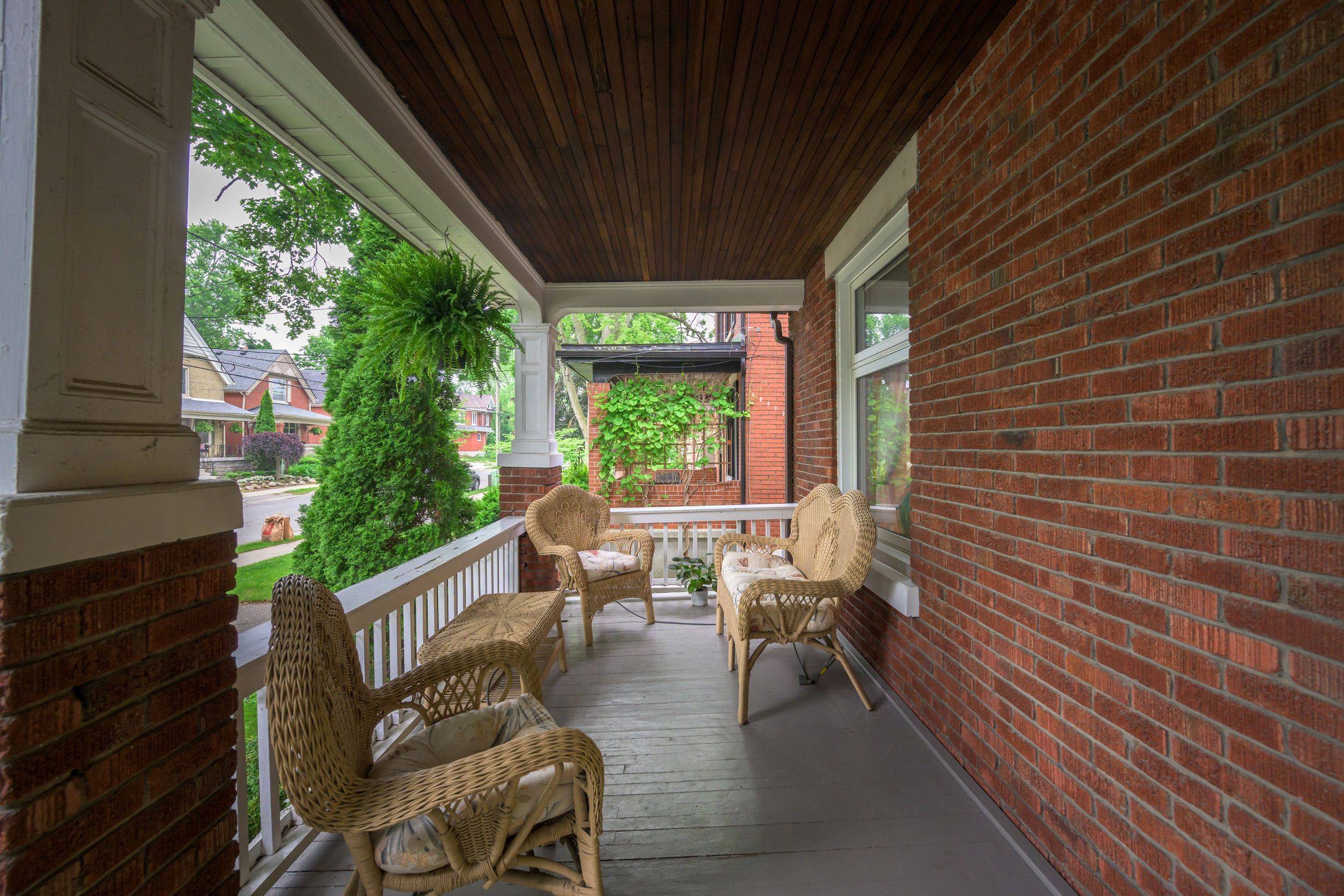 London South, ON N6C 3L5,15 Cathcart ST