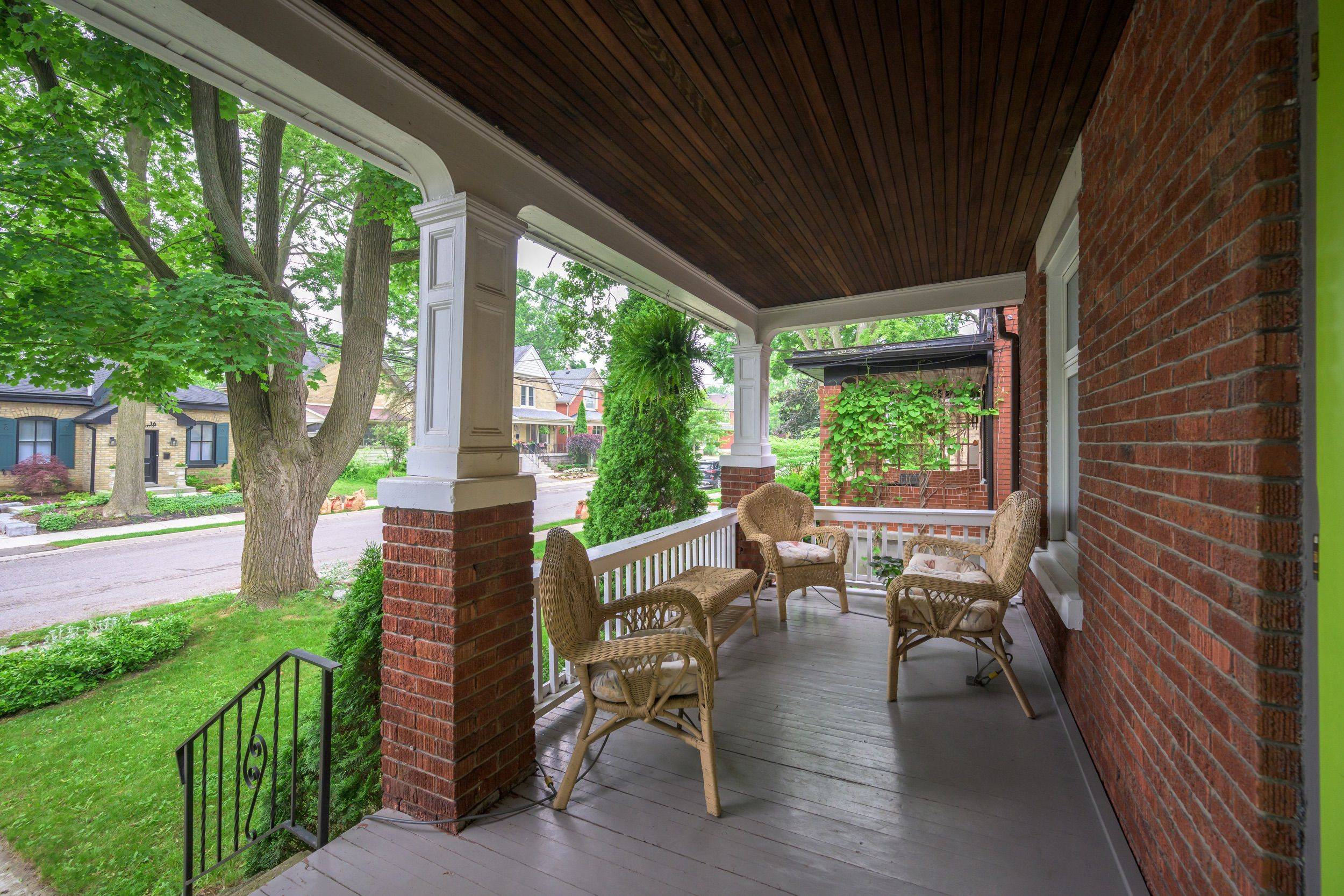 London South, ON N6C 3L5,15 Cathcart ST