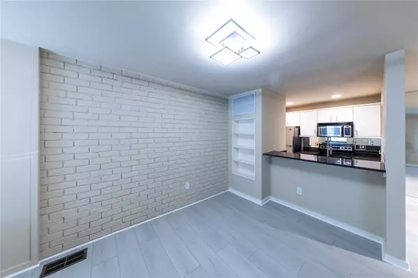Dallas, TX 75205,4231 Travis Street #31