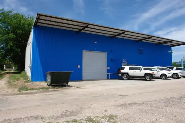 San Saba, TX 76877,1801 W Wallace