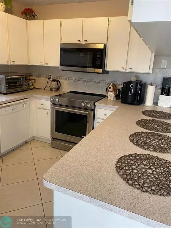 Coral Springs, FL 33065,2648 NW 99th Ave #2648