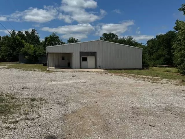 206 Adrian Drive, Bridgeport, TX 76426