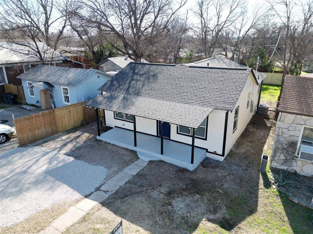 805 W Boyce Avenue,  Fort Worth,  TX 76115