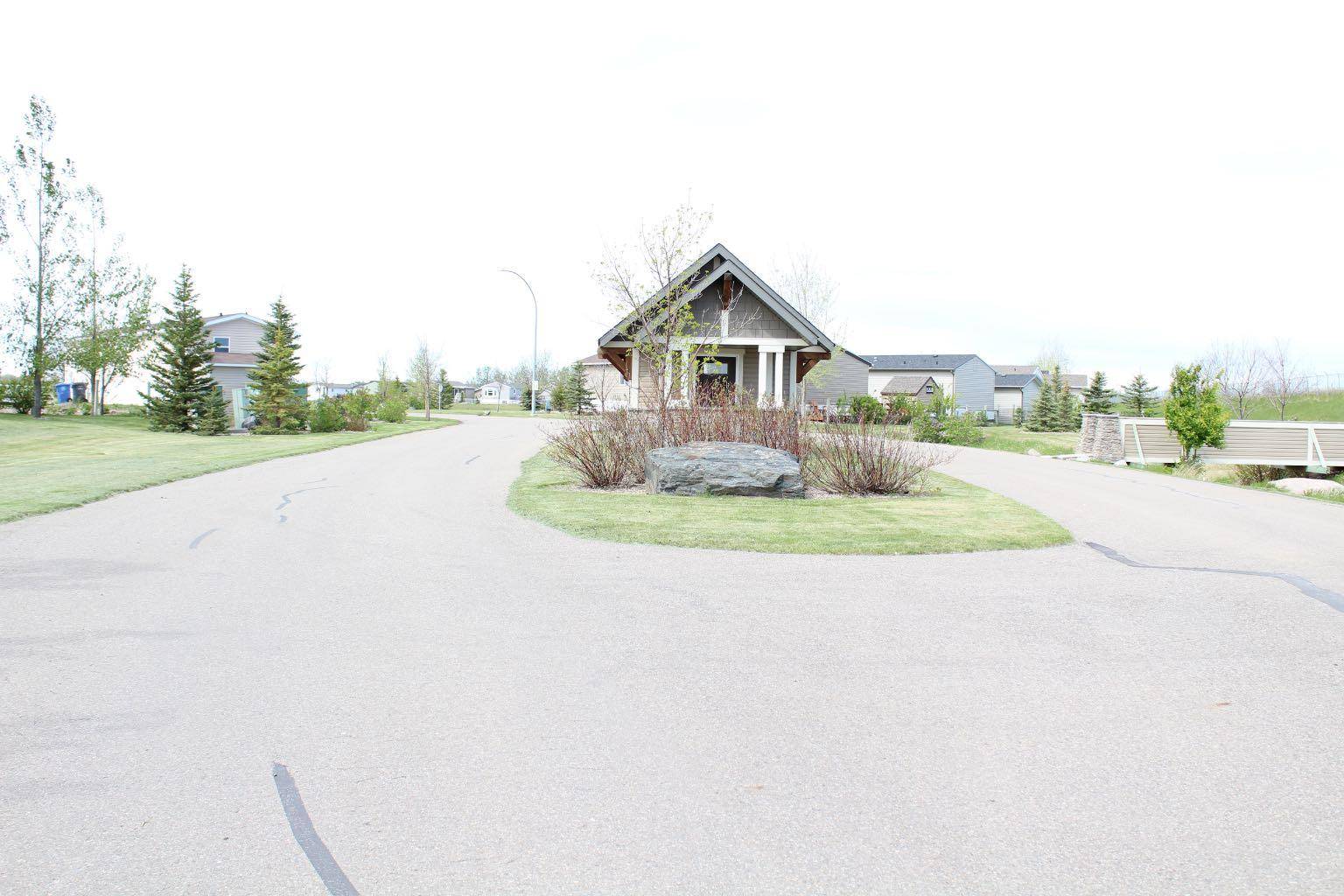 Coaldale, AB T1C 0C6,4009 Applewood RD