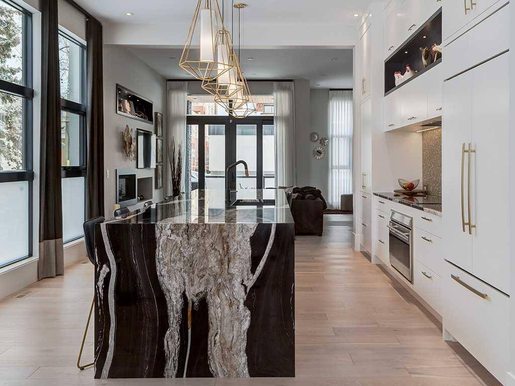 Calgary, AB T2N 1X1,330 11 ST Northwest