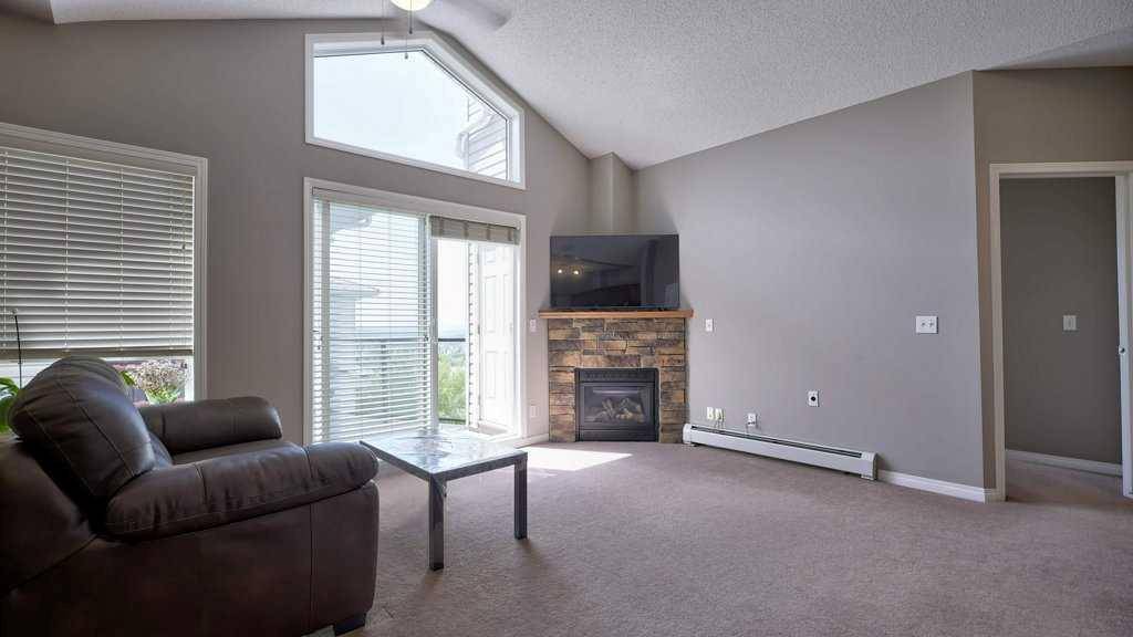 Calgary, AB T3G 5K7,369 Rocky Vista PARK Northwest #402