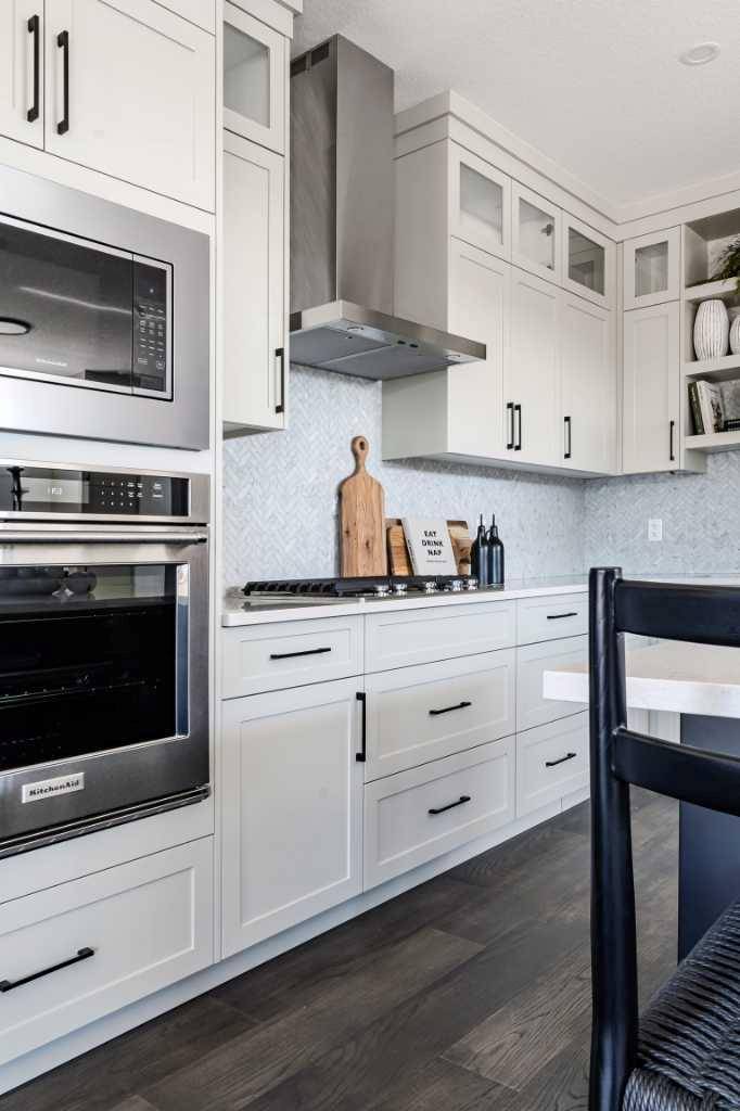 Calgary, AB T3B 5N1,131 Greenwich DR Northwest