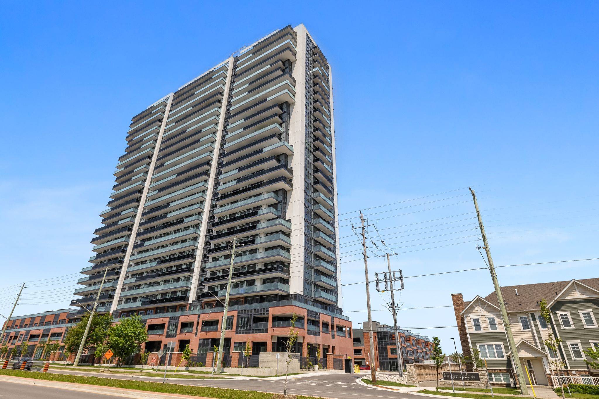 Oshawa, ON L1H 7K4,2425 SIMCOE ST N #524