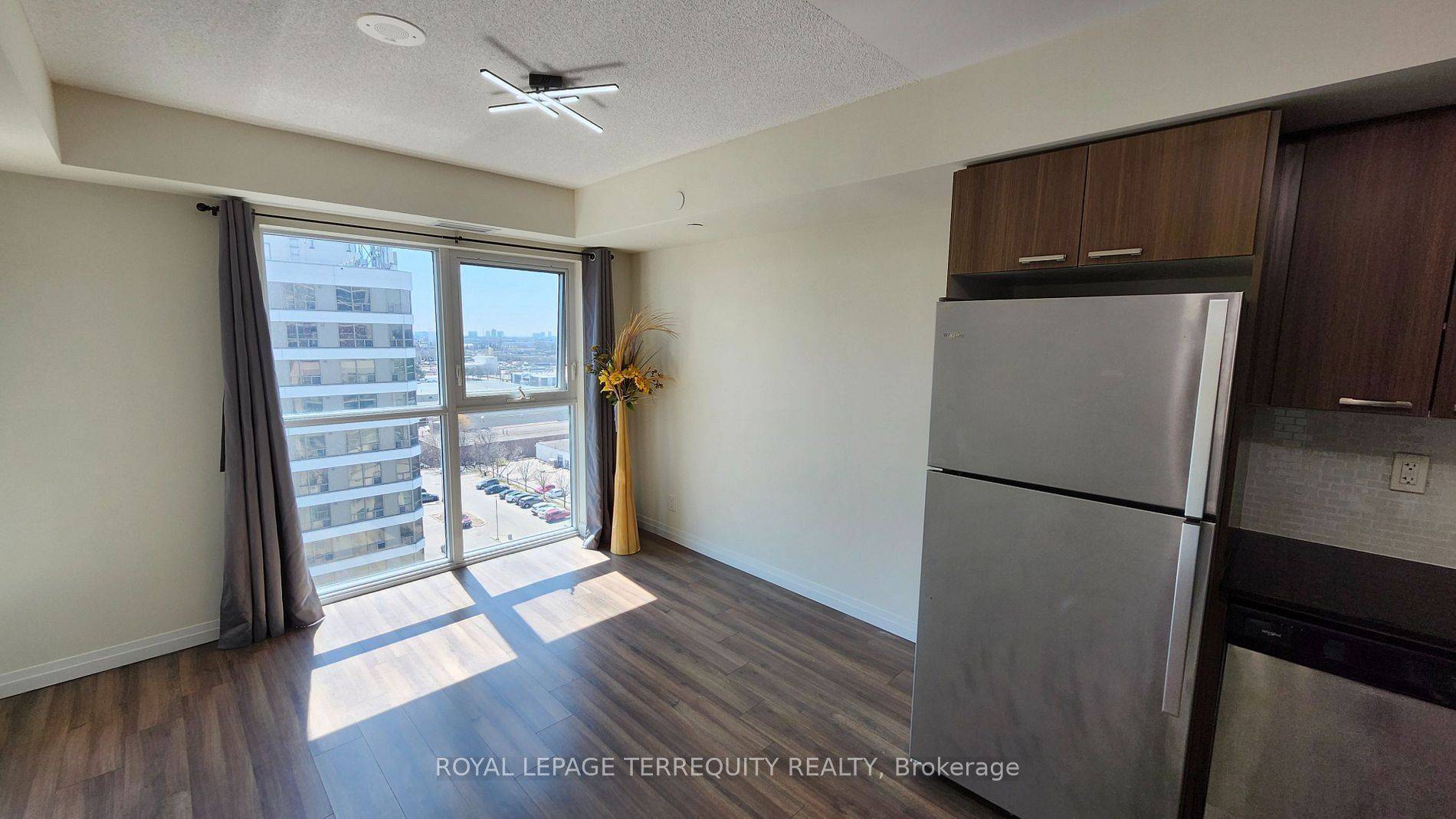 Toronto E04, ON M1R 0B5,2152 Lawrence AVE E #1207